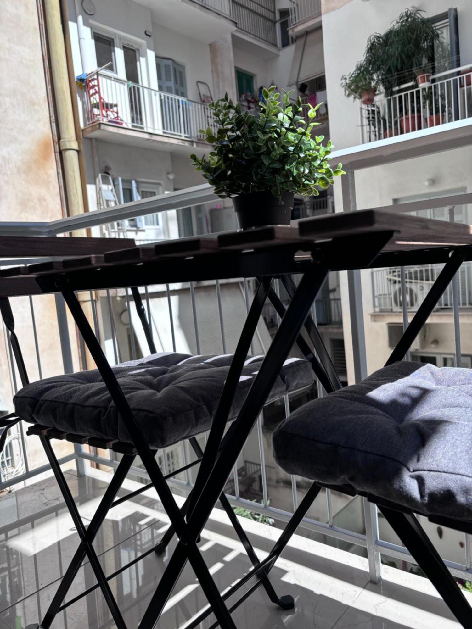 Cozy Apartment In The Heart Of Афины Экстерьер фото