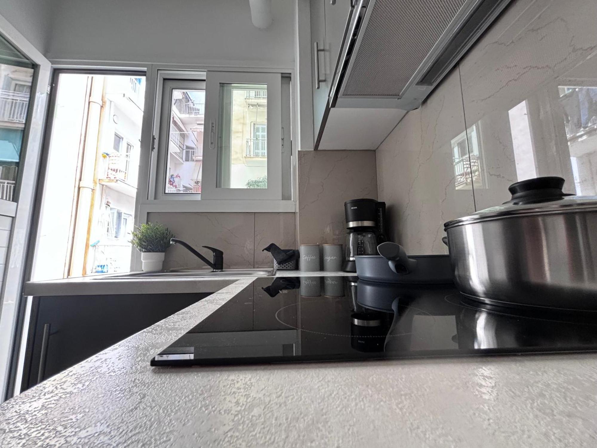 Cozy Apartment In The Heart Of Афины Экстерьер фото