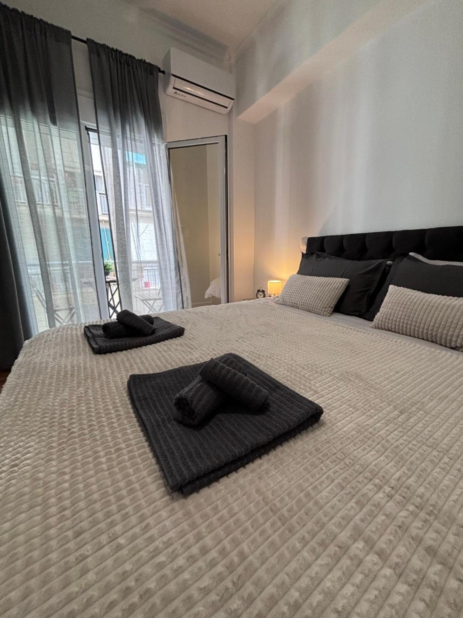 Cozy Apartment In The Heart Of Афины Экстерьер фото