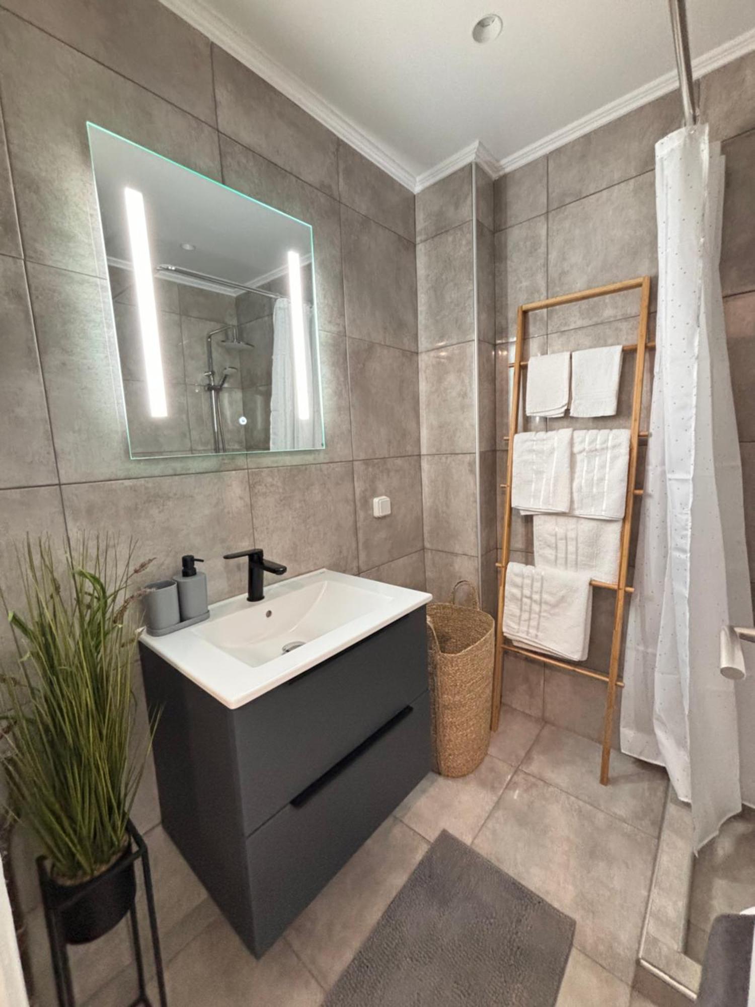 Cozy Apartment In The Heart Of Афины Экстерьер фото